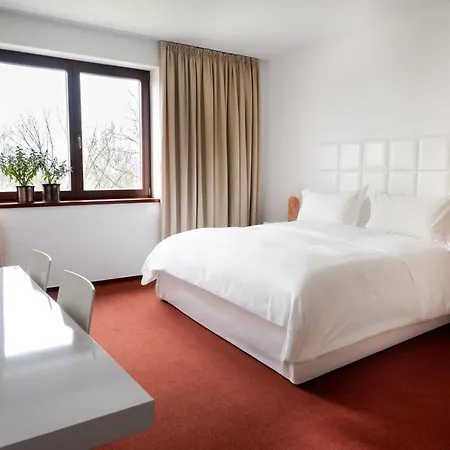 Cvilin Hotell